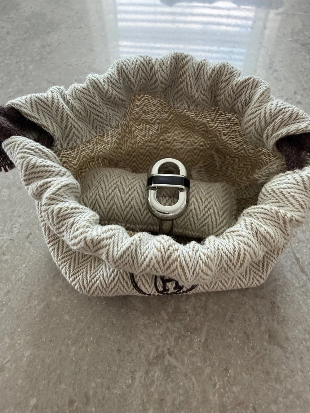 Hermes ring lacquered